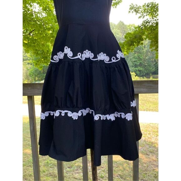 Miusol Women's Black White Embroidery Tiered A-line Dress Size Large - Picture 3 of 7